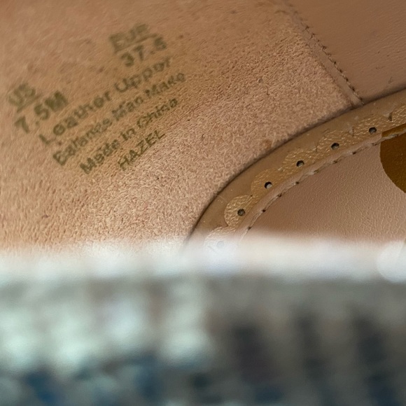 7.5 Metallic Heels - Picture 8 of 9